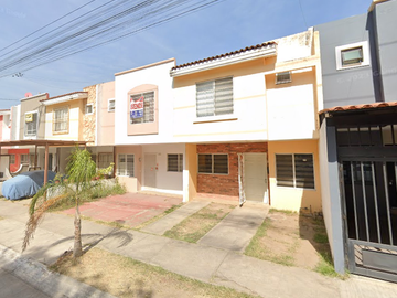 CASA EN VENTA EN PARQUES DE TESISTAN ZAPOPAN JALISCO