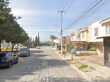 CASA EN VENTA EN PARQUES DE TESISTAN ZAPOPAN JALISCO