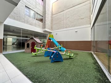 Se Vende Departamento + cochera y deposito en Lince