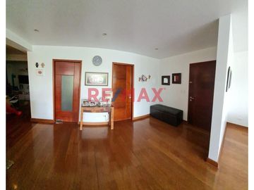 Venta Hermoso Departamento Con Cocheras Y Deposito En Surco