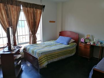 Urb. Los Jardines 160m2 casa en venta.