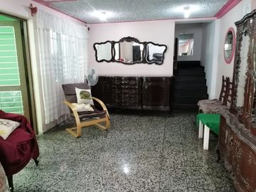 Urb. Los Jardines 160m2 casa en venta.
