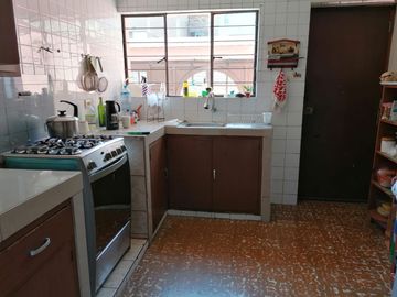 Urb. Los Jardines 160m2 casa en venta.