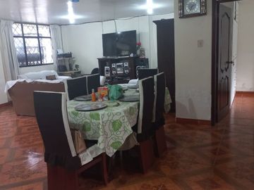 Vendo Casa de 438.67m, Chillogallo Santa Martha