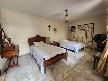 CASA -BARRIO PRADOS DEL NORTE-CALI
