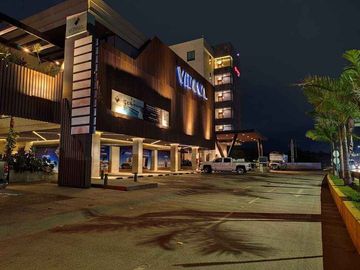 A UN COSTADO DE VIDANTA WORLD