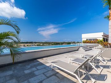 A UN COSTADO DE VIDANTA WORLD