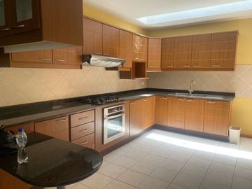 Casa en venta 4 dormitorios Urbanización Santa Lucia