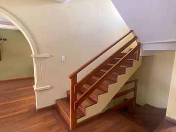 Casa en venta 4 dormitorios Urbanización Santa Lucia