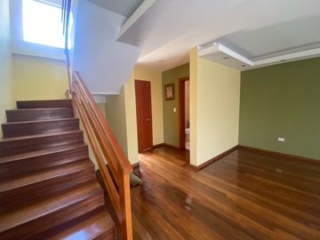 Casa en venta 4 dormitorios Urbanización Santa Lucia