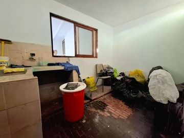 Venta de Casa como Terreno permiten construir 8 pisos