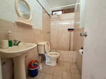 Venta de Casa como Terreno permiten construir 8 pisos