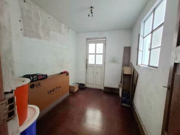 Venta de Casa como Terreno permiten construir 8 pisos
