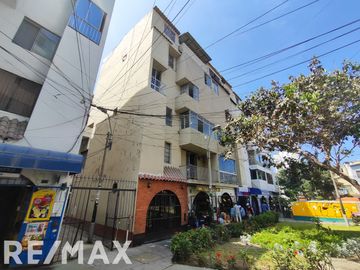 VENDO DEPARTAMENTO LIMITE CON MIRAFLORES