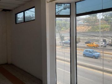 Venta propiedad comercial sobre la via principal de la Av Daule ( diagonal Maquinarias Henriques )