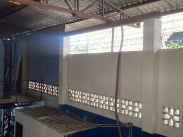 Venta propiedad comercial sobre la via principal de la Av Daule ( diagonal Maquinarias Henriques )