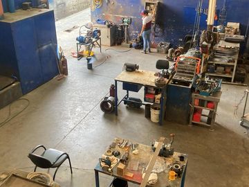 Venta propiedad comercial sobre la via principal de la Av Daule ( diagonal Maquinarias Henriques )
