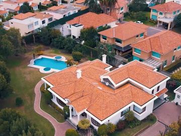 Casa en venta Cumbaya 4 habitaciones 2000m2 de terreno