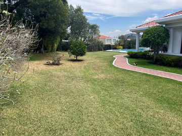 Casa en venta Cumbaya 4 habitaciones 2000m2 de terreno