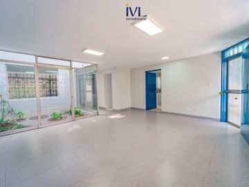 DEPARTAMENTOS REMODELADOS A UN PASO DE JAVIER PRADO, FRENTE A SAN ISIDRO