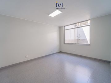 DEPARTAMENTOS REMODELADOS A UN PASO DE JAVIER PRADO, FRENTE A SAN ISIDRO