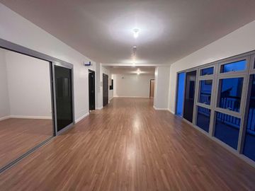 FOR SALE: Park Triangle Residences - 3 Bedroom Penthouse unit, 232Sqm., 2 Parking Slots, BGC