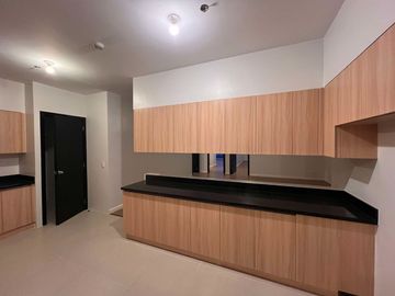 FOR SALE: Park Triangle Residences - 3 Bedroom Penthouse unit, 232Sqm., 2 Parking Slots, BGC