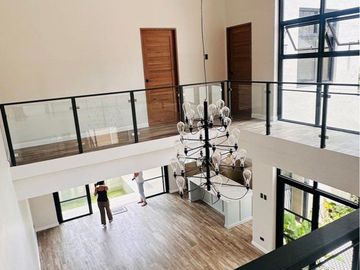 5-Bedroom House with Pool for Sale in Greenwoods Executive Village, Pasig