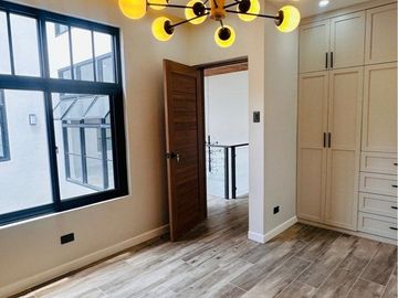 5-Bedroom House with Pool for Sale in Greenwoods Executive Village, Pasig