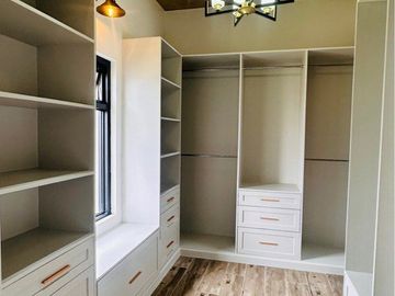 5-Bedroom House with Pool for Sale in Greenwoods Executive Village, Pasig