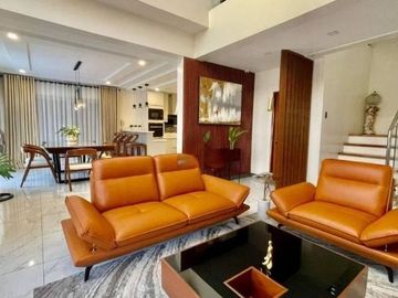 3-Storey House with Roof Deck for Sale in Greenwoods Executive Village, Pasig
