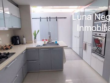 VENDO HERMOSA CASA CONJUNTO CERRADO LAGOS DEL CACIQUE BUCARAMANGA COLOMBIA