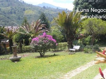 VENDO CASA CAMPESTRE INDEPENDIENTE LAGOS DEL CACIQUE BUCARAMANGA COLOMBIA