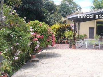 VENDO CASA CAMPESTRE INDEPENDIENTE LAGOS DEL CACIQUE BUCARAMANGA COLOMBIA