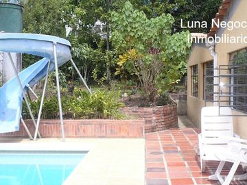 VENDO CASA CAMPESTRE INDEPENDIENTE LAGOS DEL CACIQUE BUCARAMANGA COLOMBIA