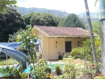 VENDO CASA CAMPESTRE INDEPENDIENTE LAGOS DEL CACIQUE BUCARAMANGA COLOMBIA