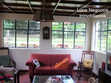 VENDO CASA CAMPESTRE INDEPENDIENTE LAGOS DEL CACIQUE BUCARAMANGA COLOMBIA