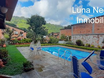 VENDO CASA CONJUNTO CERRADO EN LAGOS DEL CACIQUE BUCARAMANGA