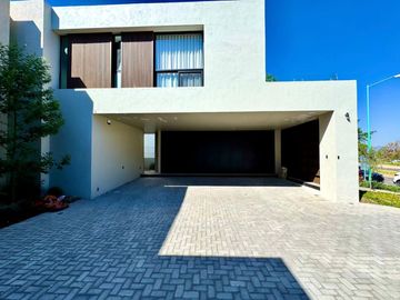 CASA EN VENTA EN EL BOSQUE COUNTRY CLUB
