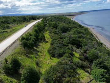 Parcelas a 20 minutos de Punta Arenas, Guairabo, con orilla de mar