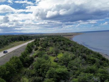 Parcelas a 20 minutos de Punta Arenas, Guairabo, con orilla de mar