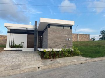 CASA DE 1 PLANTA EN VENTA EN LOMAS DEL DORADO, FRACCIONAMIENTO CON VIGILANCIA, CLUB DE PLAYA, PASO DEL TORO, VERACRUZ ✨