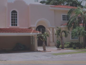 CASA MADEIRAS EN VILLA MAGNA EN VENTA