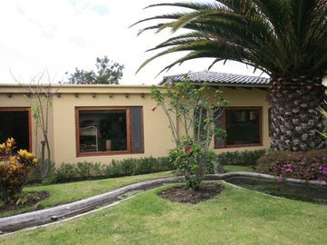 HERMOSA CASA EN VENTA EN PAKAKUNA – RODEADA DE NATURALEZA