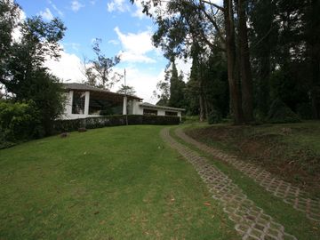 HERMOSA CASA EN VENTA EN PAKAKUNA – RODEADA DE NATURALEZA