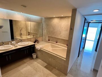 Departamento de lujo frente al mar, en venta, Emerald, Zona Hotelera, Cancún