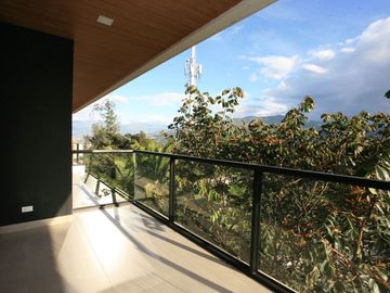 DEPARTAMENTO MODERNO EN VENTA EN CUMBAYÁ – DISEÑO Y CONFORT