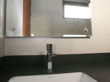 DEPARTAMENTO MODERNO EN VENTA EN CUMBAYÁ – DISEÑO Y CONFORT