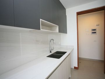 DEPARTAMENTO MODERNO EN VENTA EN CUMBAYÁ – DISEÑO Y CONFORT