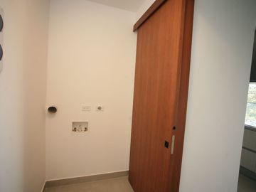 DEPARTAMENTO MODERNO EN VENTA EN CUMBAYÁ – DISEÑO Y CONFORT